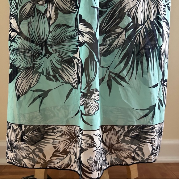 Pretty Summer Dress - Picture 4 of 10